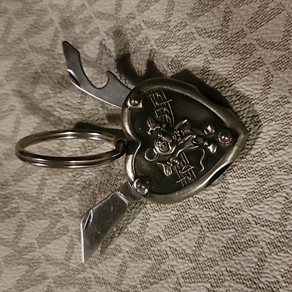 Vintage Disney Mickey Mouse Heart Multi-Tool Keychain - Picture 5 of 7